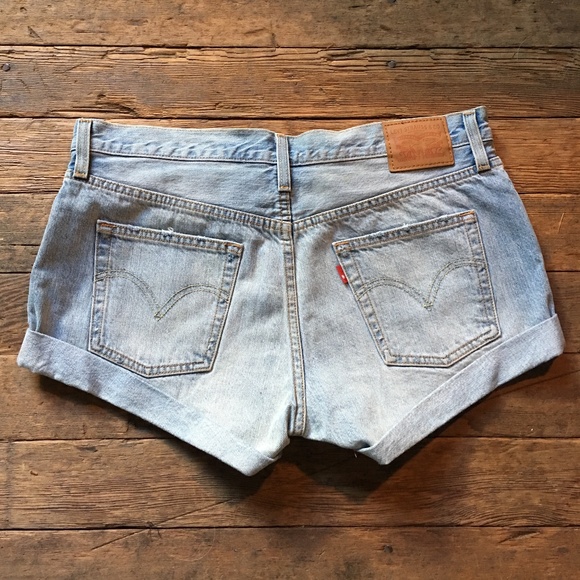 Levis Cut Off Shorts Size 29 - Picture 3 of 5